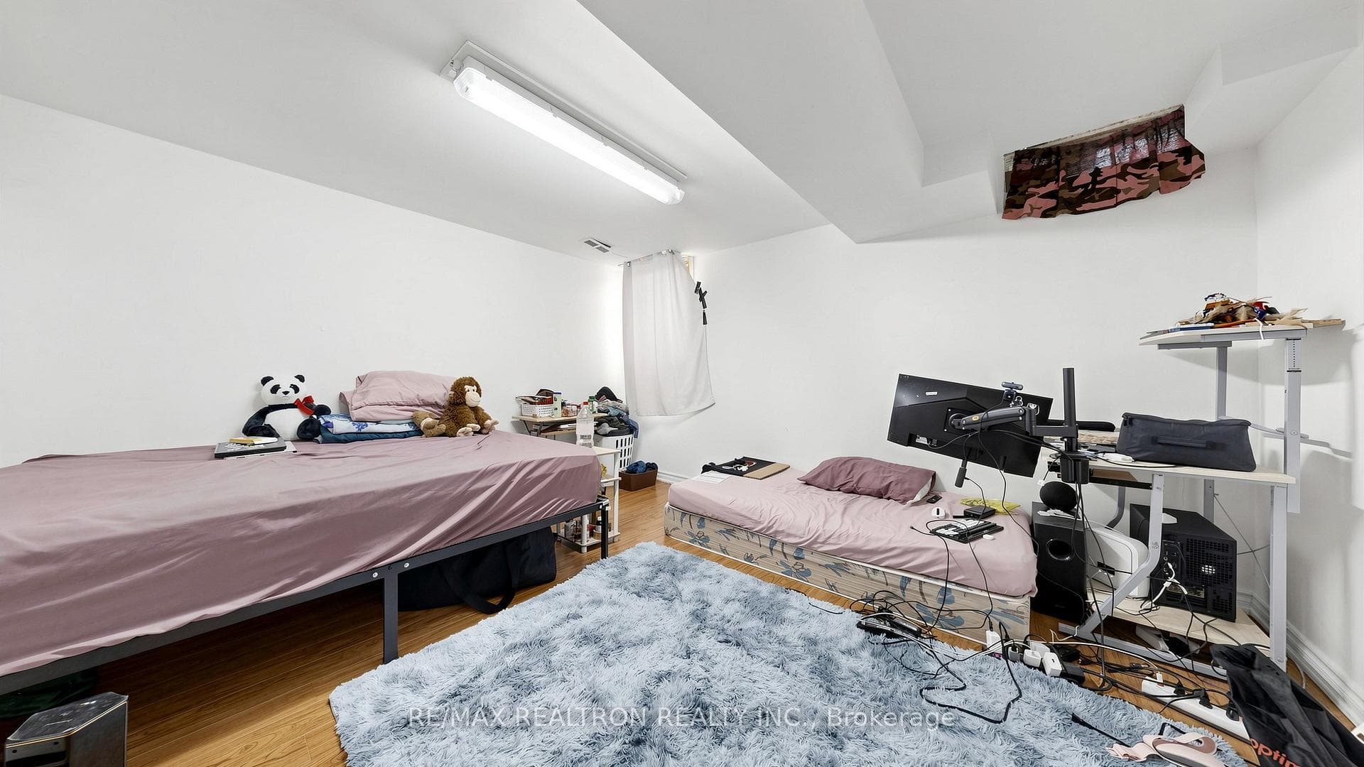 58 Glanvil Crescent photo 36