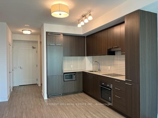 310 Tweedsmuir Avenue Unit 2202 photo 9