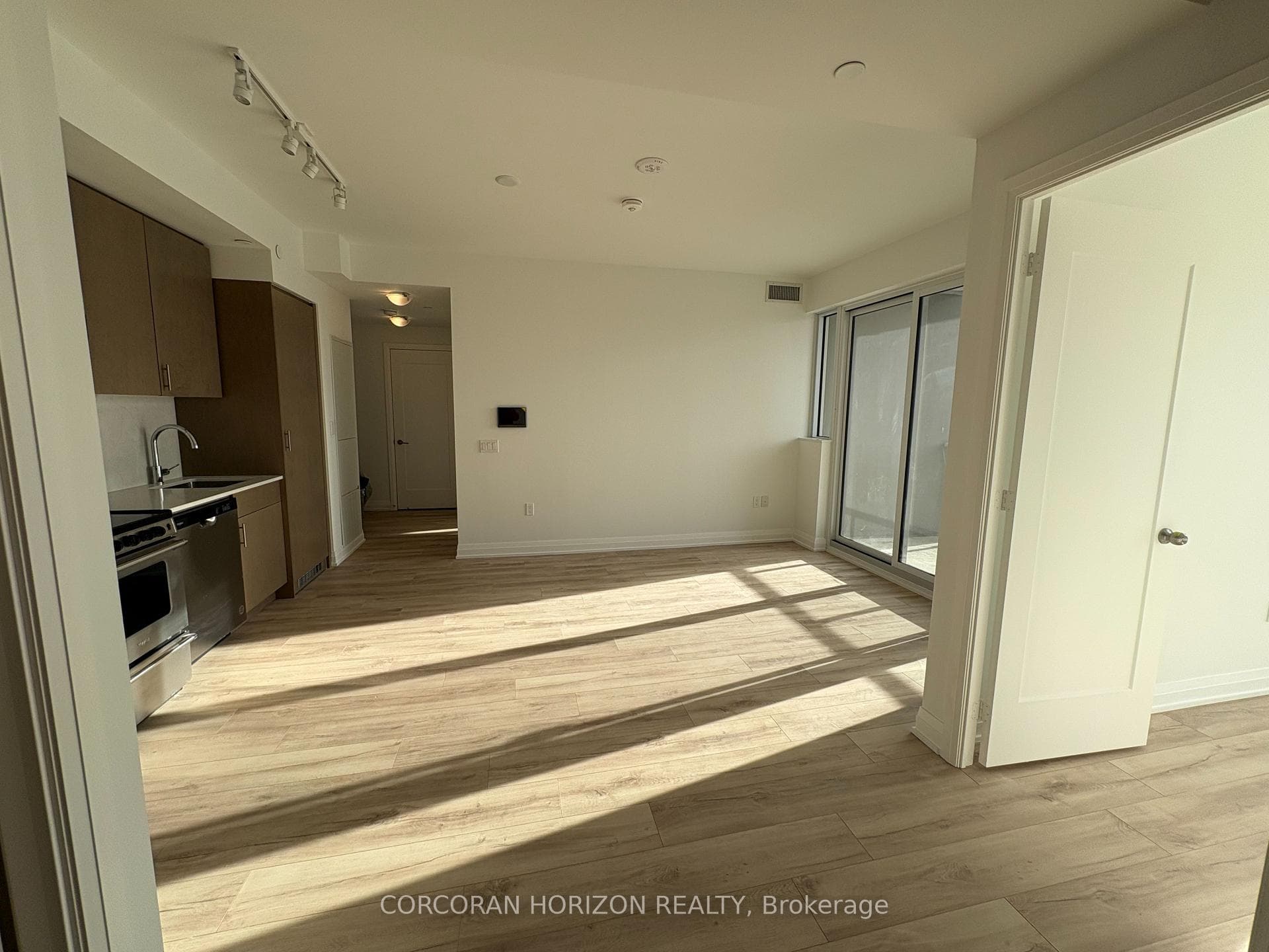 412 Silver Maple Road Unit 420 photo 22