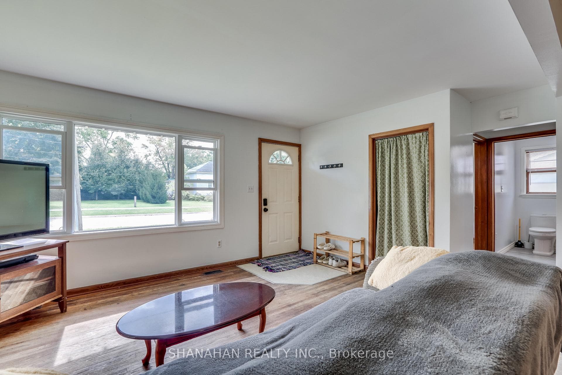 467 Simcoe Street photo 7