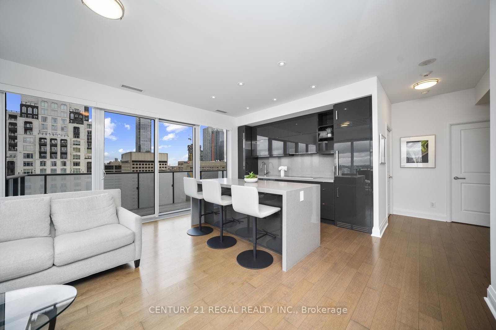 65 St Mary Street Unit 2407 photo 2