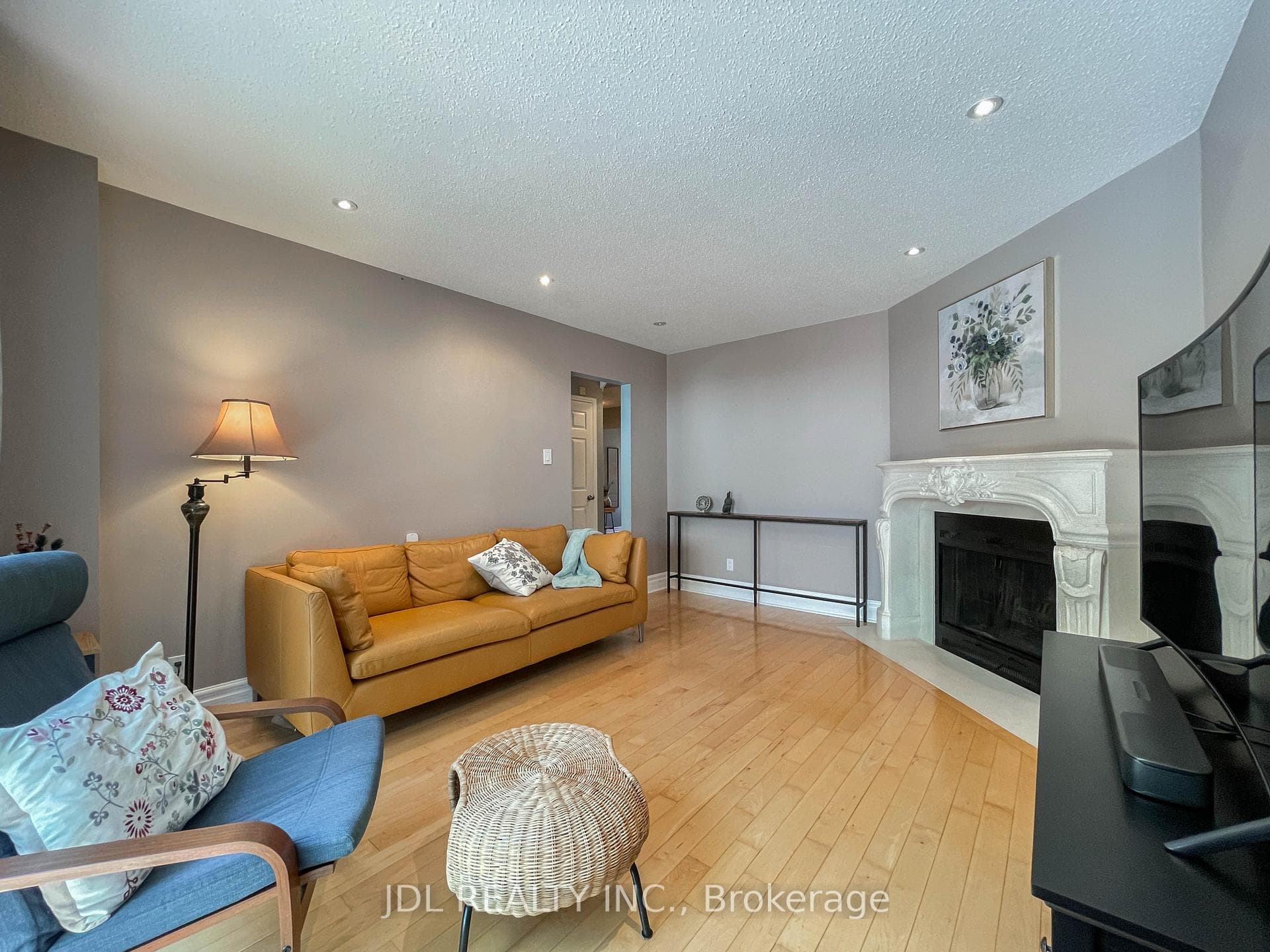 126 Weir Crescent photo 21