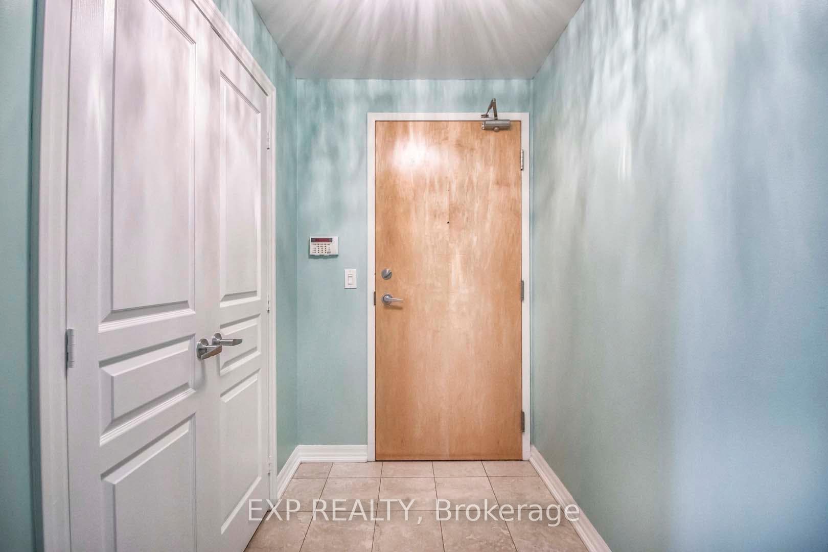 3939 Duke Of York Boulevard Unit 707 photo 2