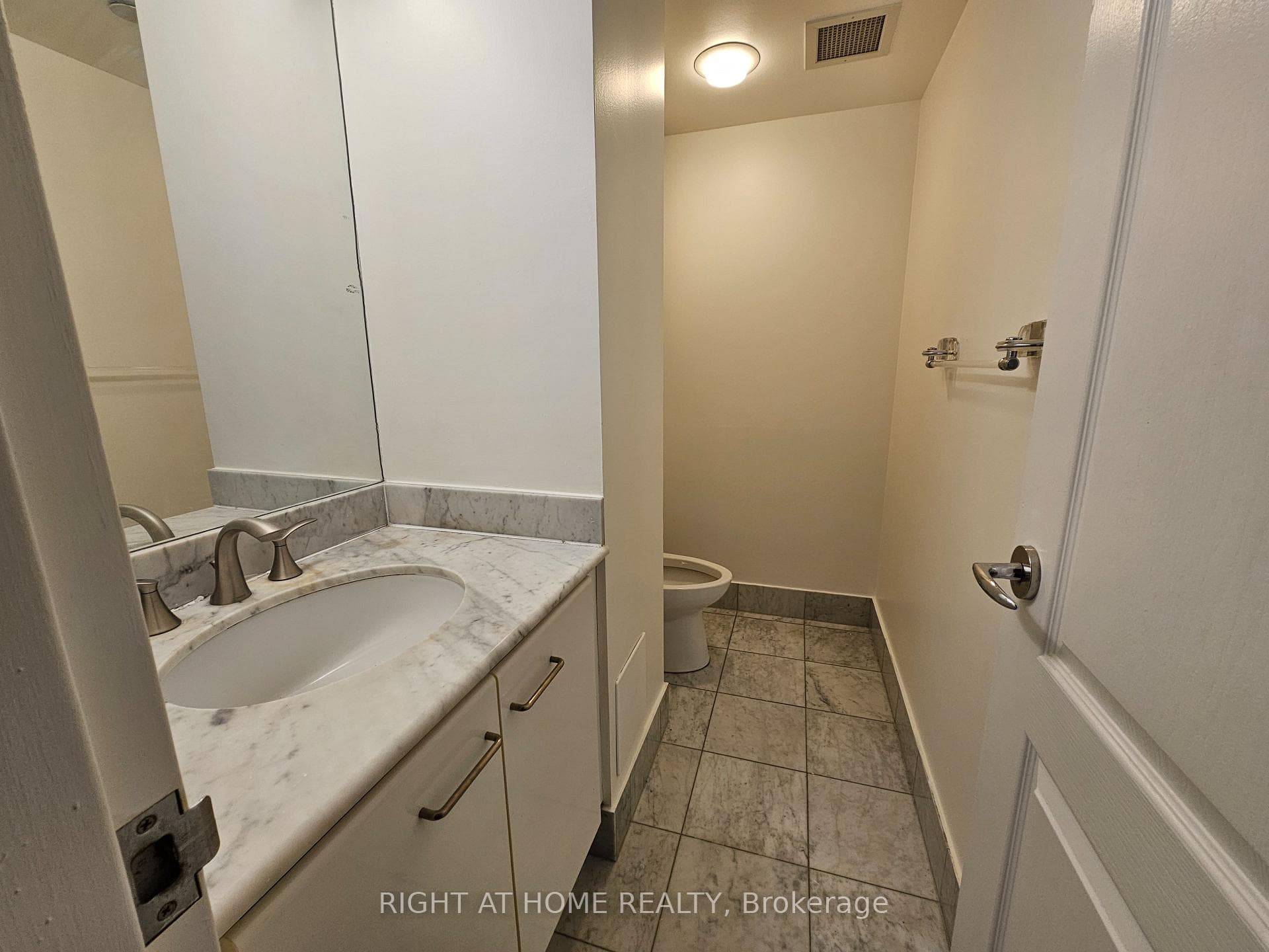 38 Elm Street Unit 1803 photo 10