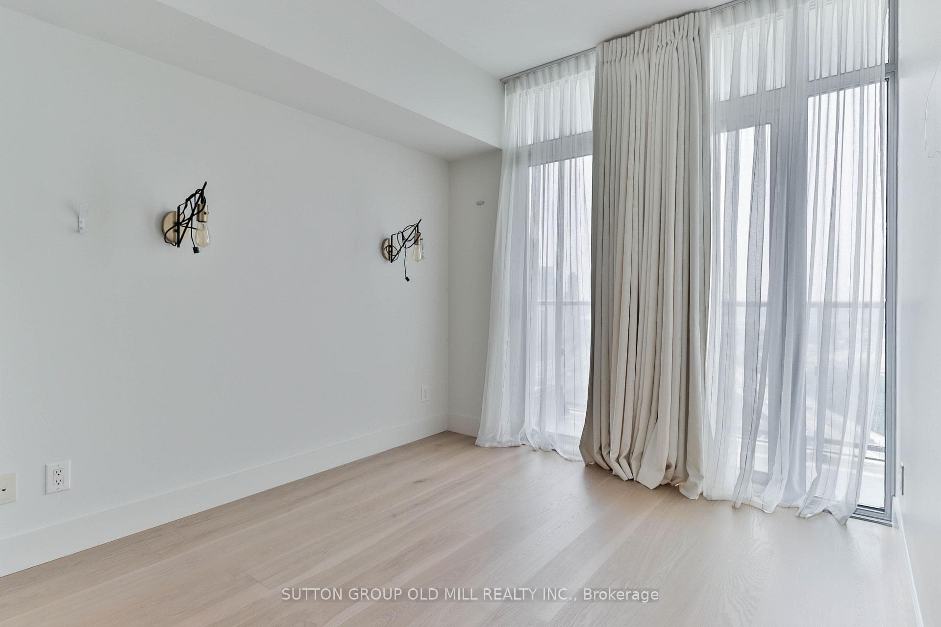 105 The Queensway N/A Unit 2110 photo 6