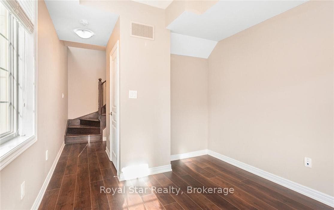 377 Cranbrook Common photo 11