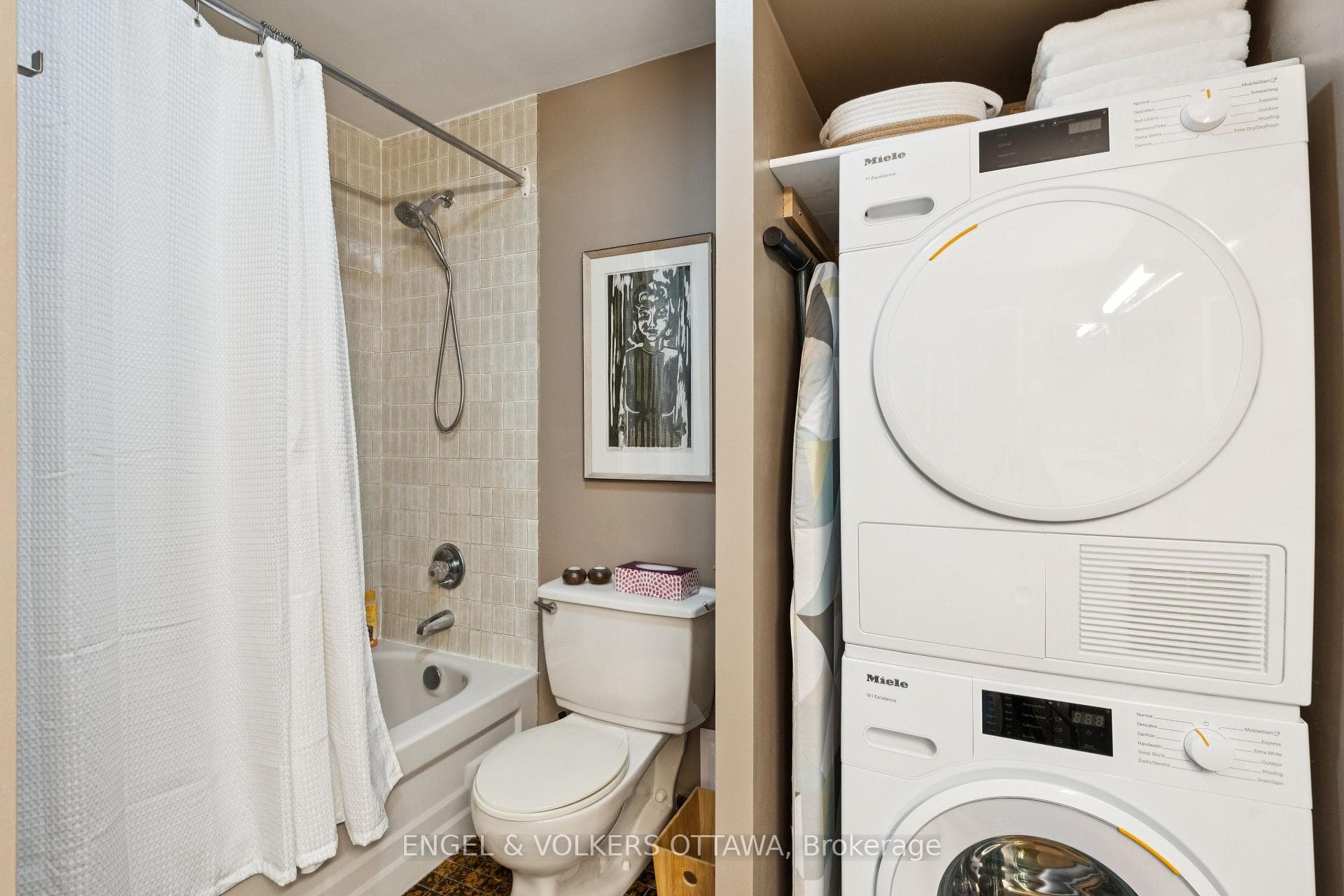 400 Laurier Street Unit 8A photo 36