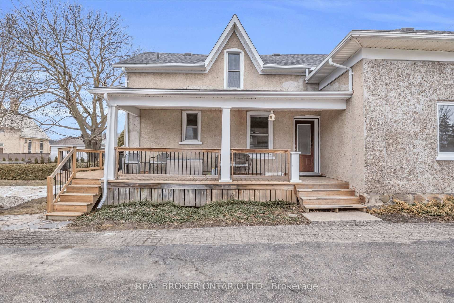 240 Elizabeth Street photo 26
