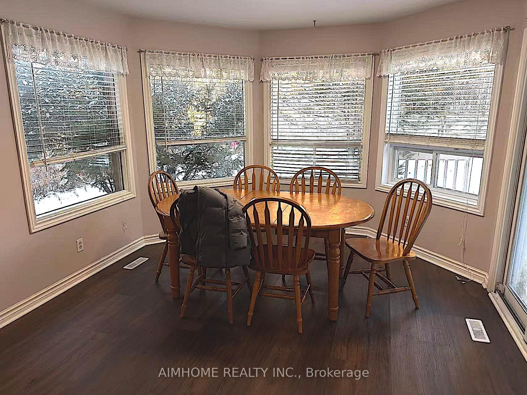 52 Brooklyn Crescent photo 2