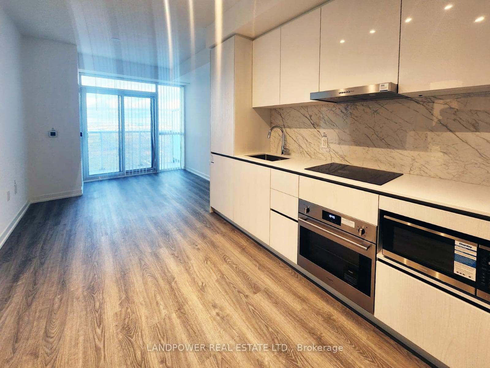 8 Interchange Way Unit 2603 photo 1