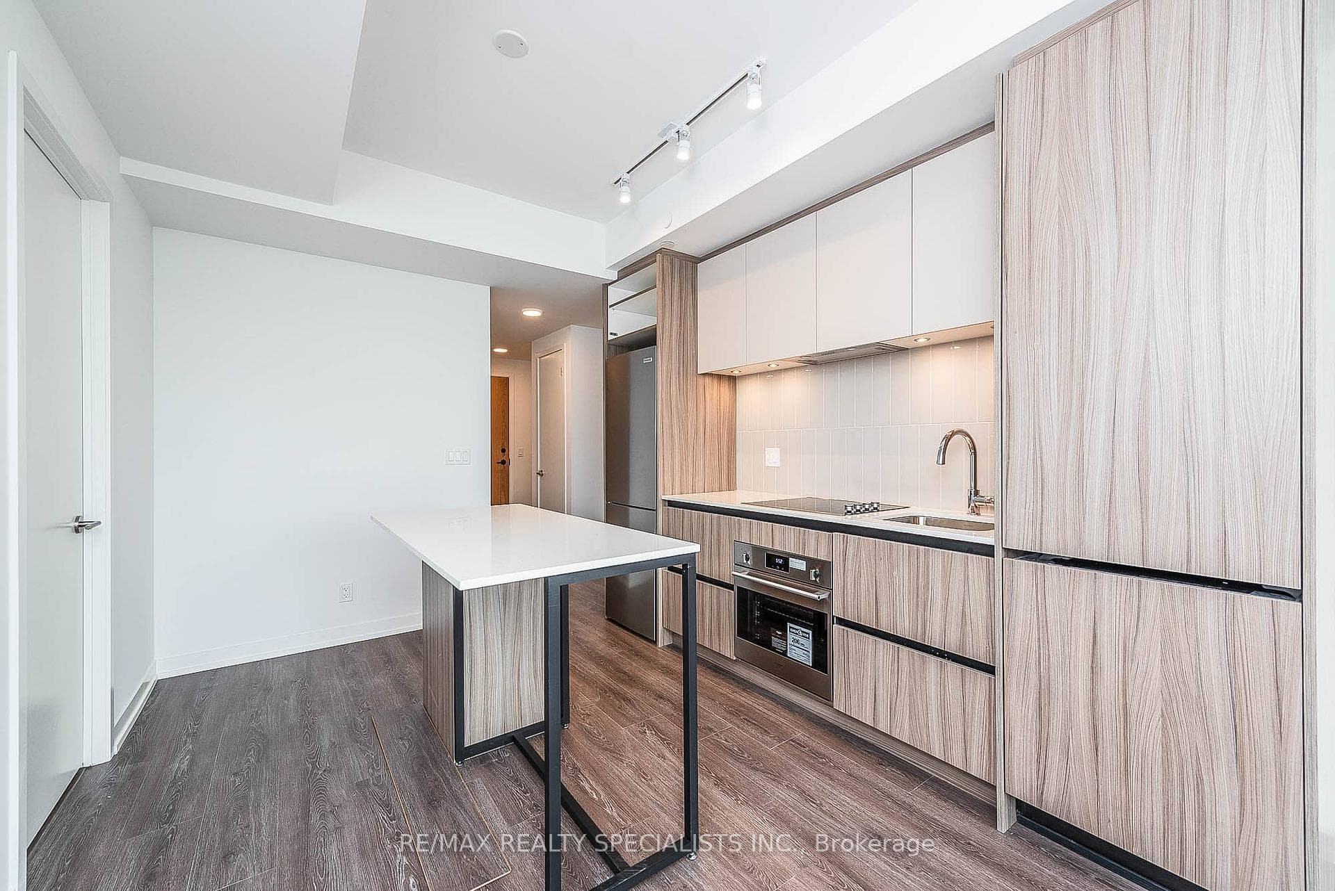 8 Beverly Glen Boulevard Unit 202 photo 7