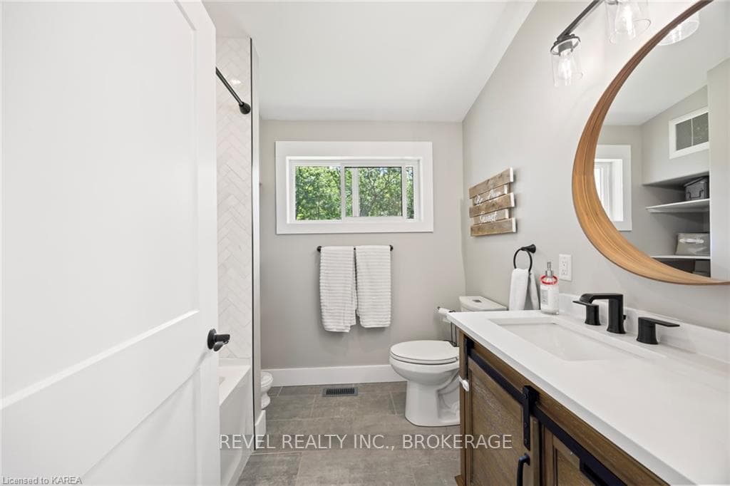 5743 HINCHINBROOKE Road photo 22
