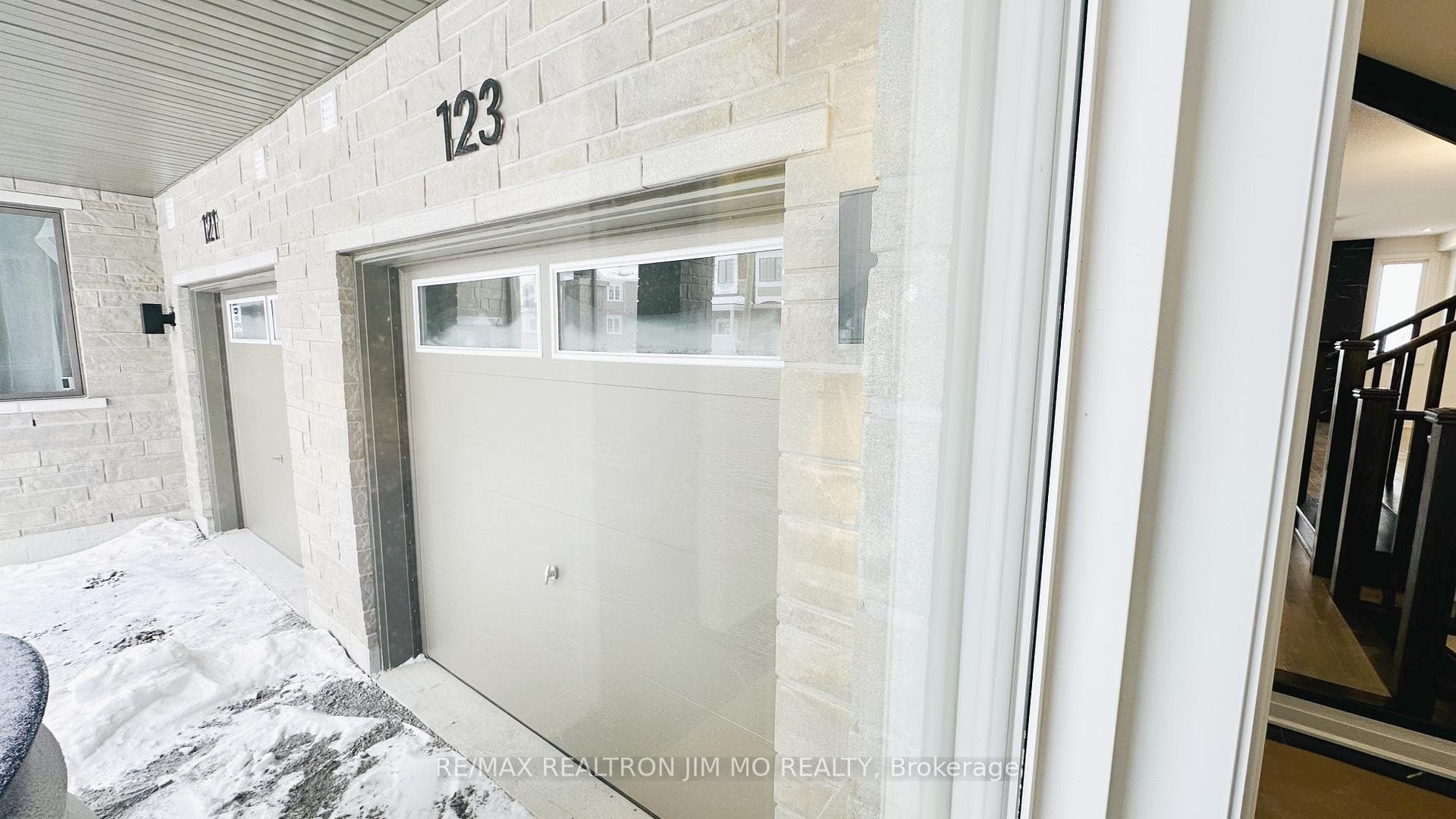 123 Leslie Richards Street photo 4