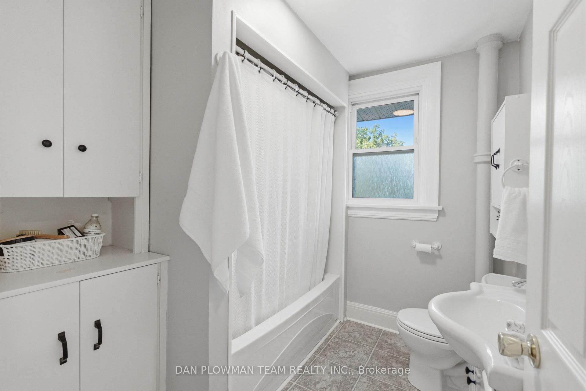 176 Annis Street photo 27