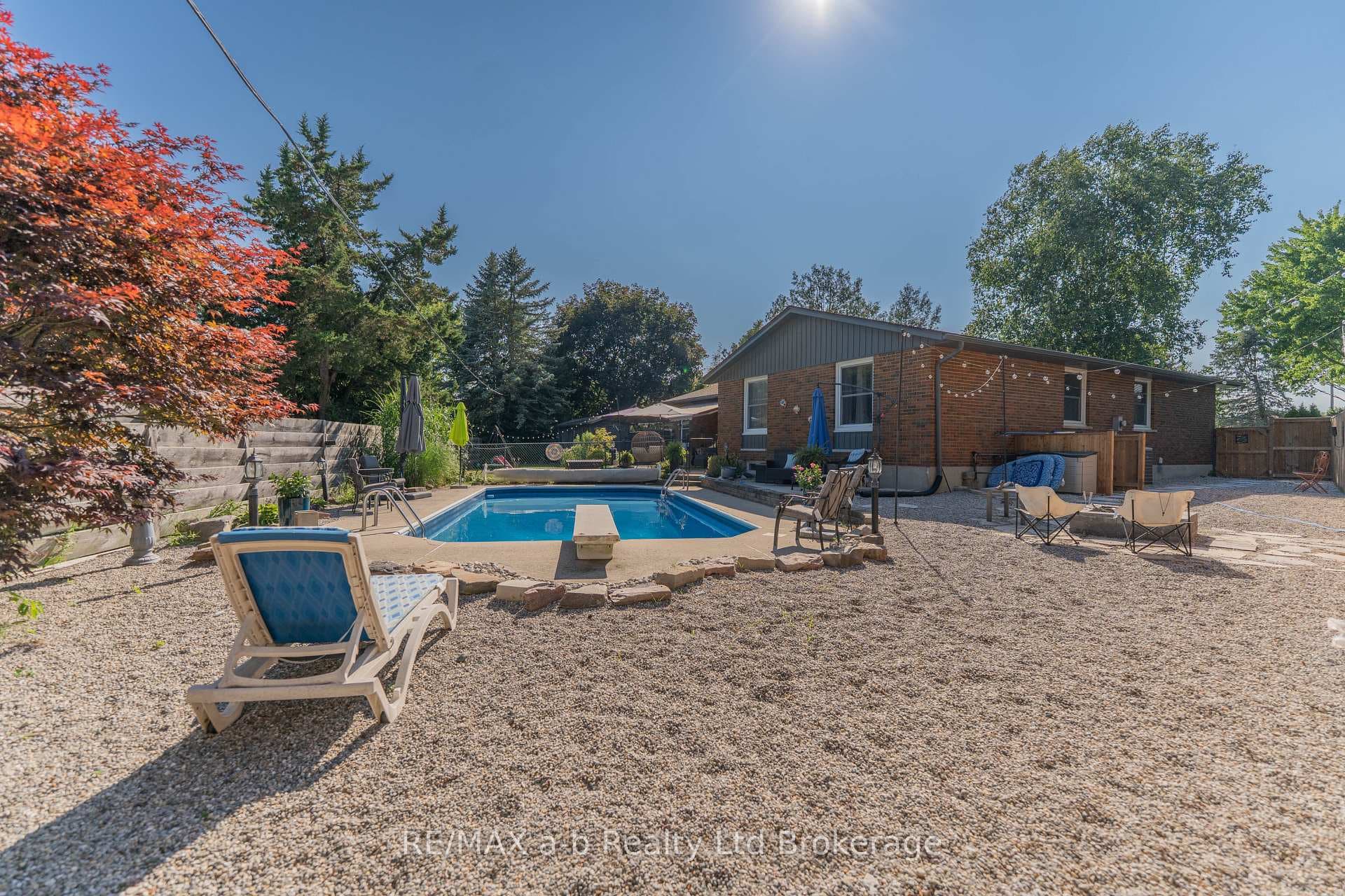6 Camdon Court photo 36