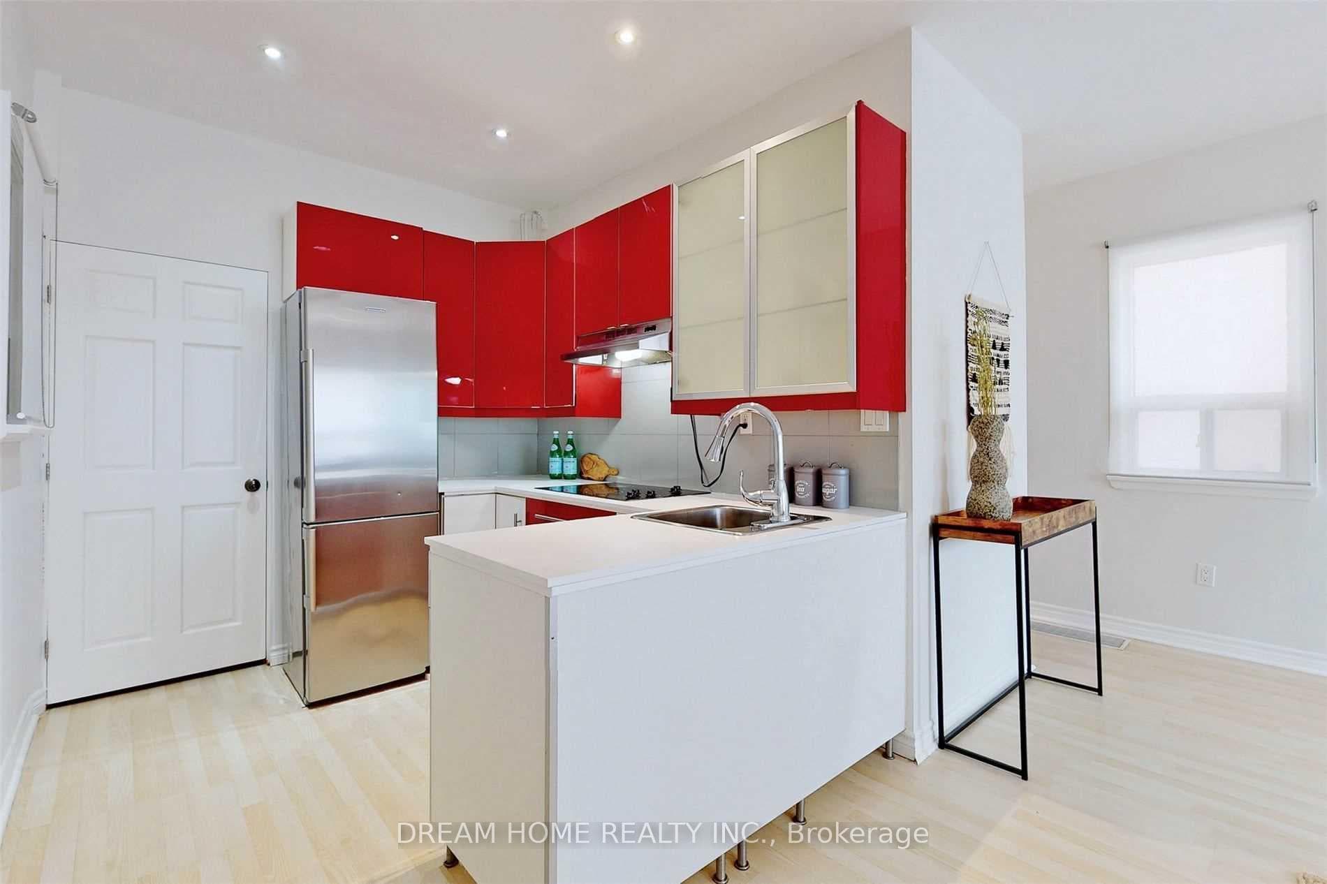 53 Lanark Avenue Unit Upper photo 9