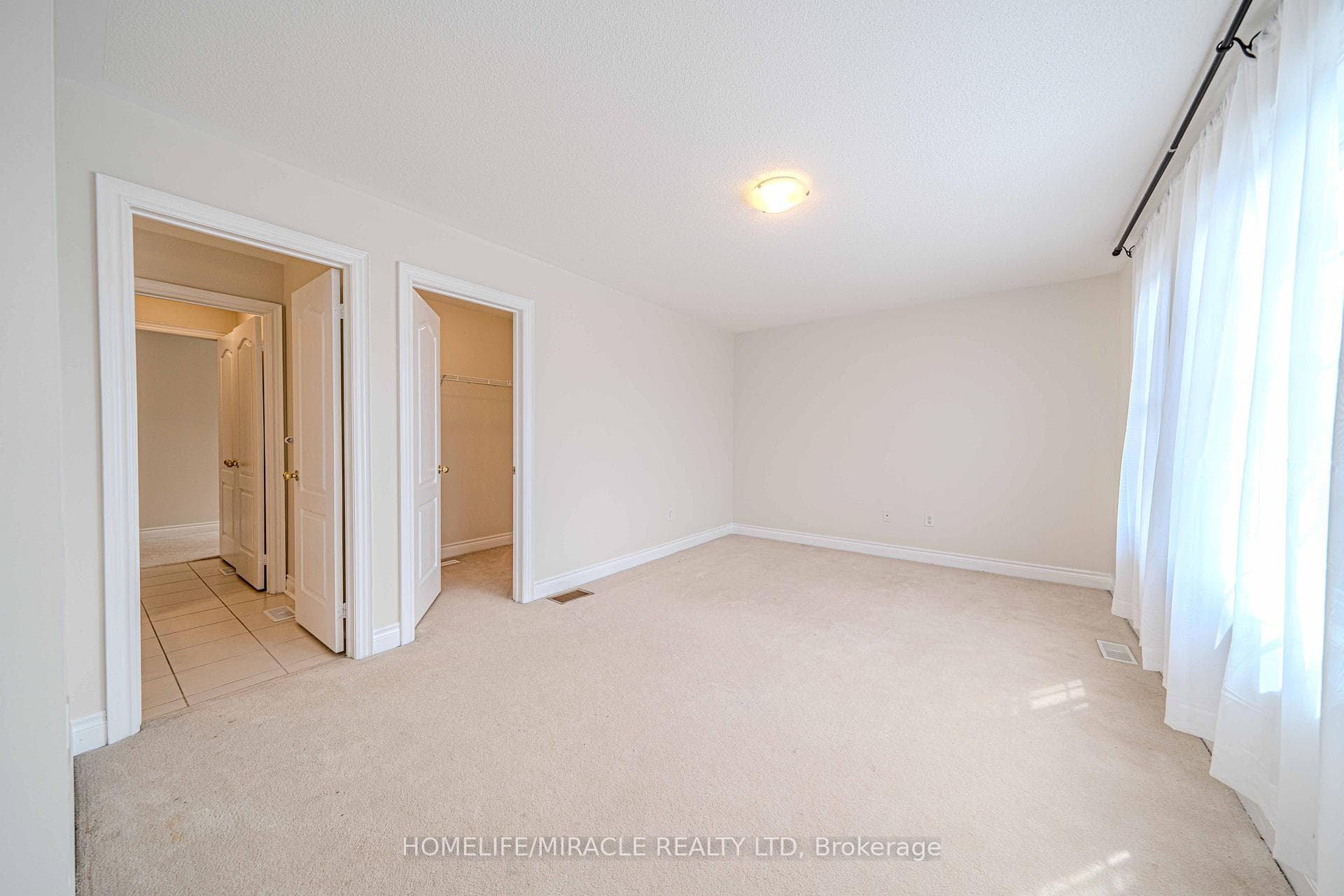 1811 Esterbrooke Drive photo 35