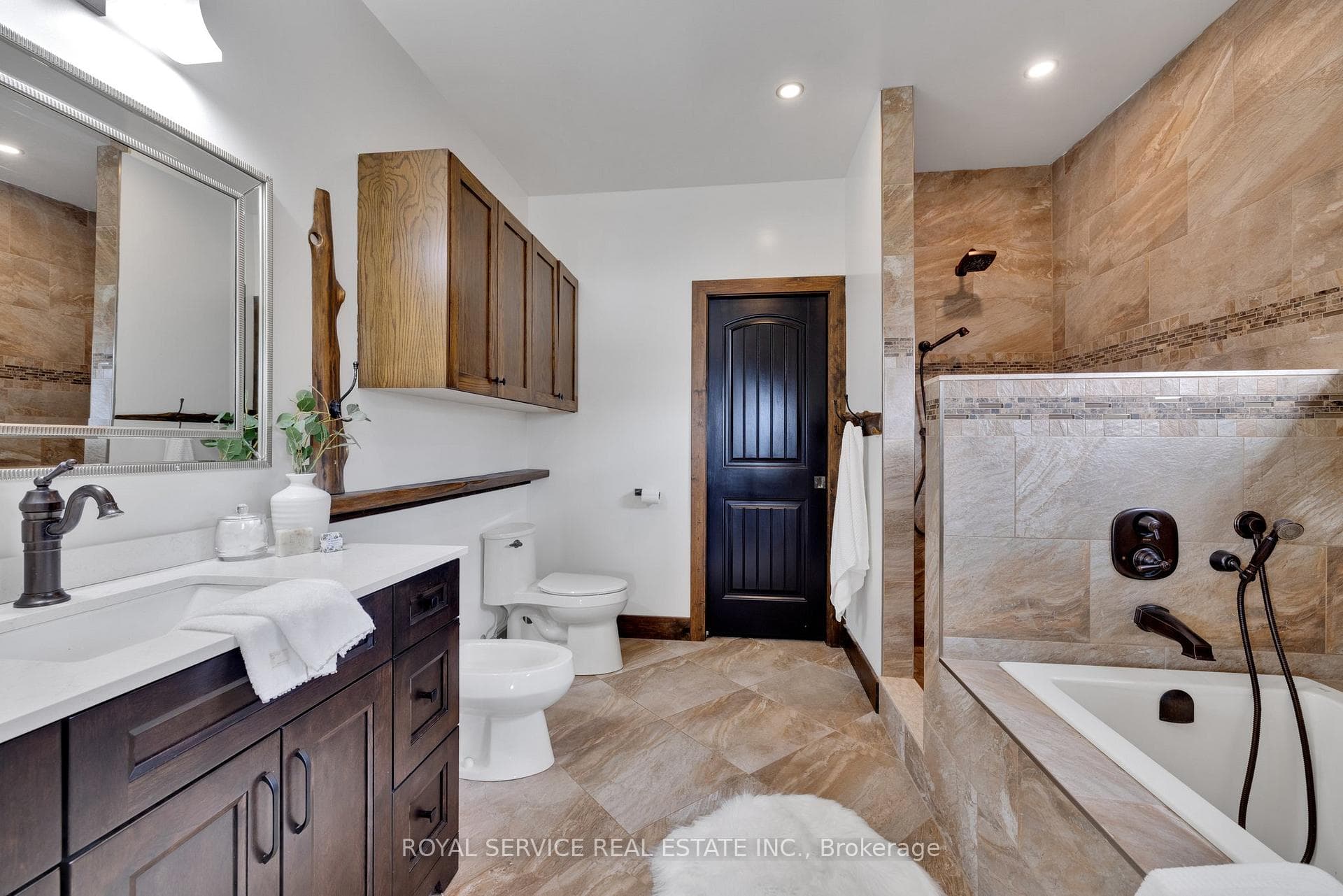 87 Loon Street photo 18