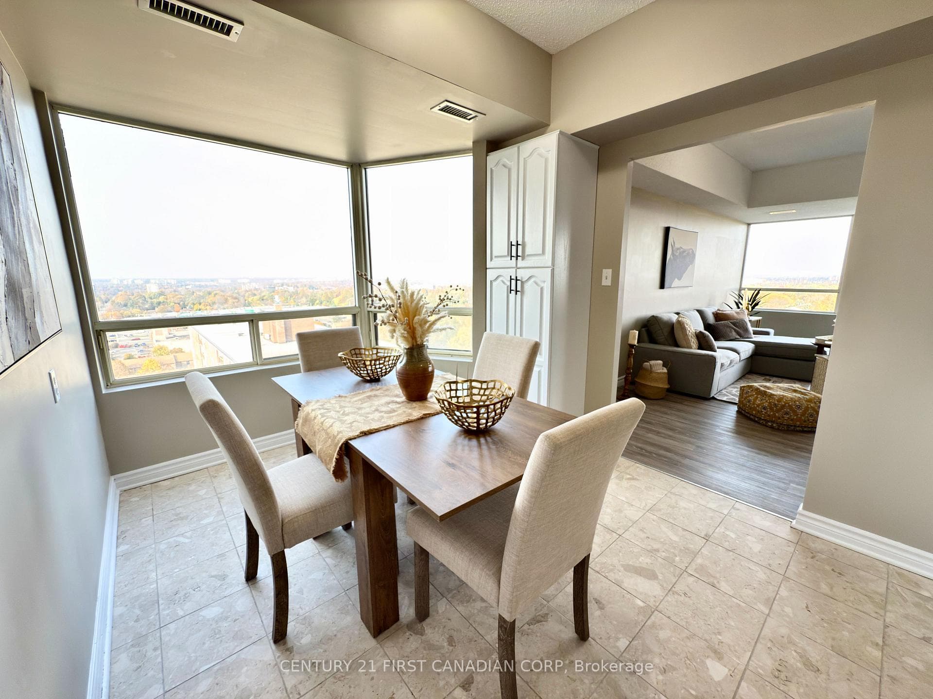 744 Wonderland Road Unit 1203 photo 10