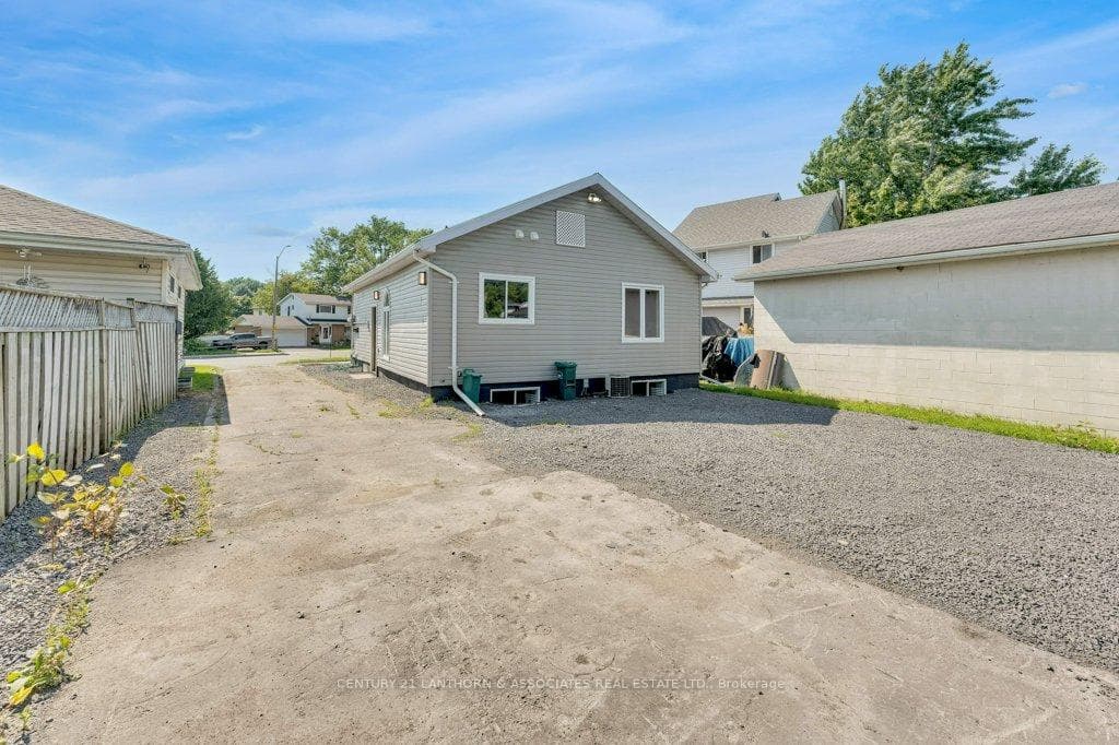 189 Sidney Street photo 28