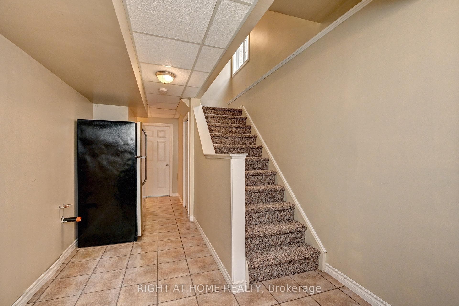 760 Paris Boulevard photo 34