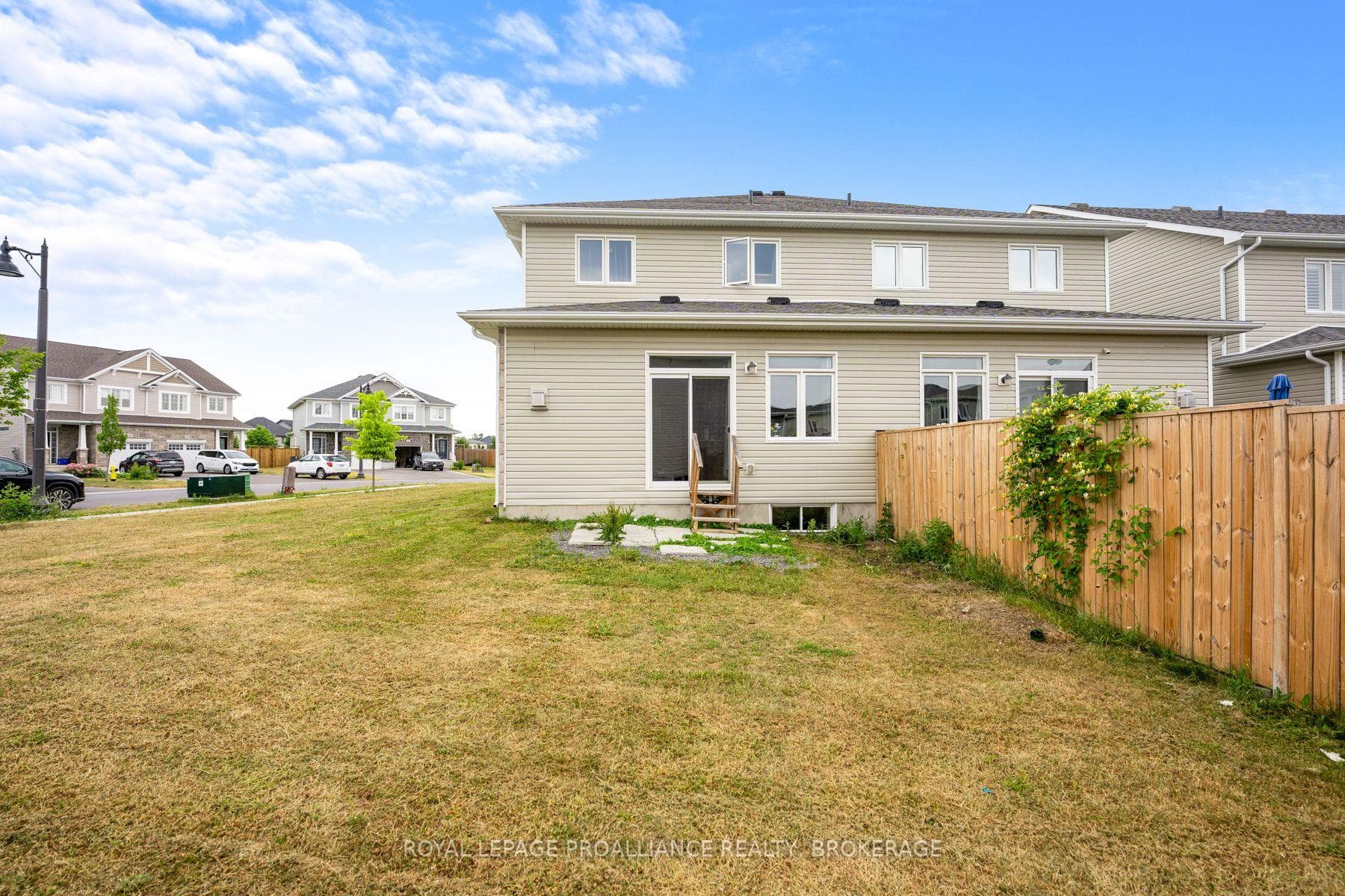 1519 Davenport Crescent photo 39