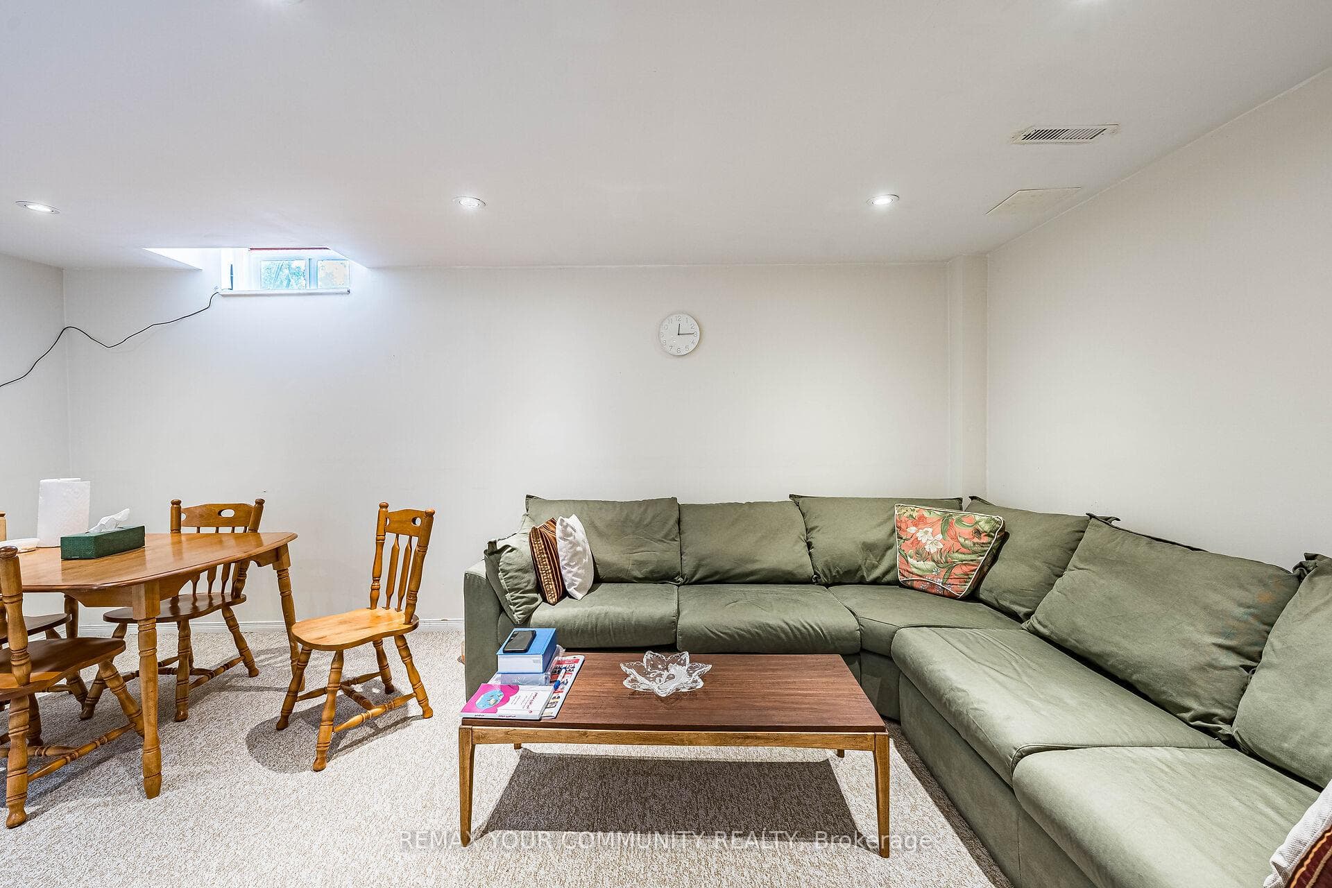 16 Valleyview Road photo 35