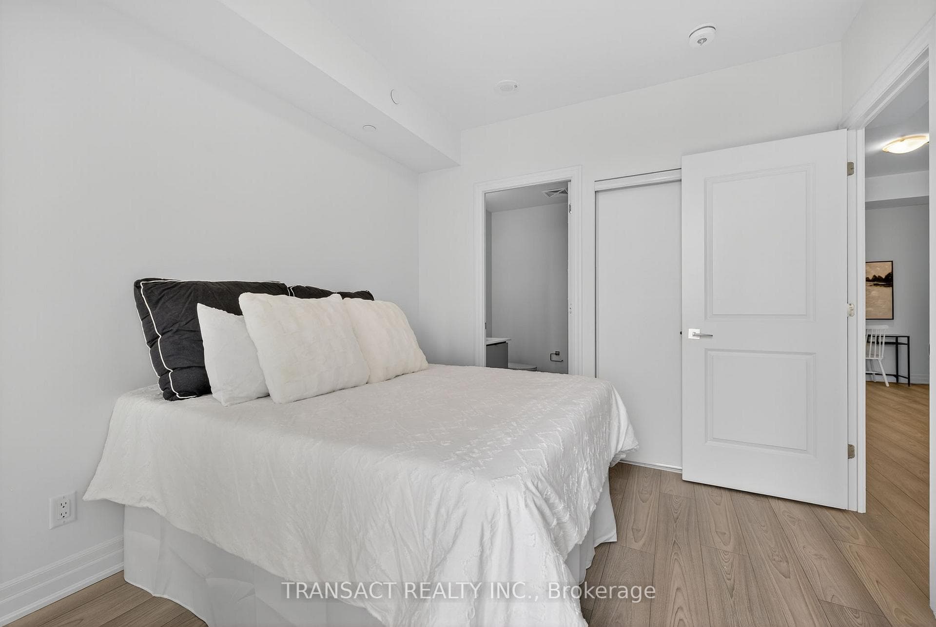 36 Elm Drive Unit 1706 photo 24