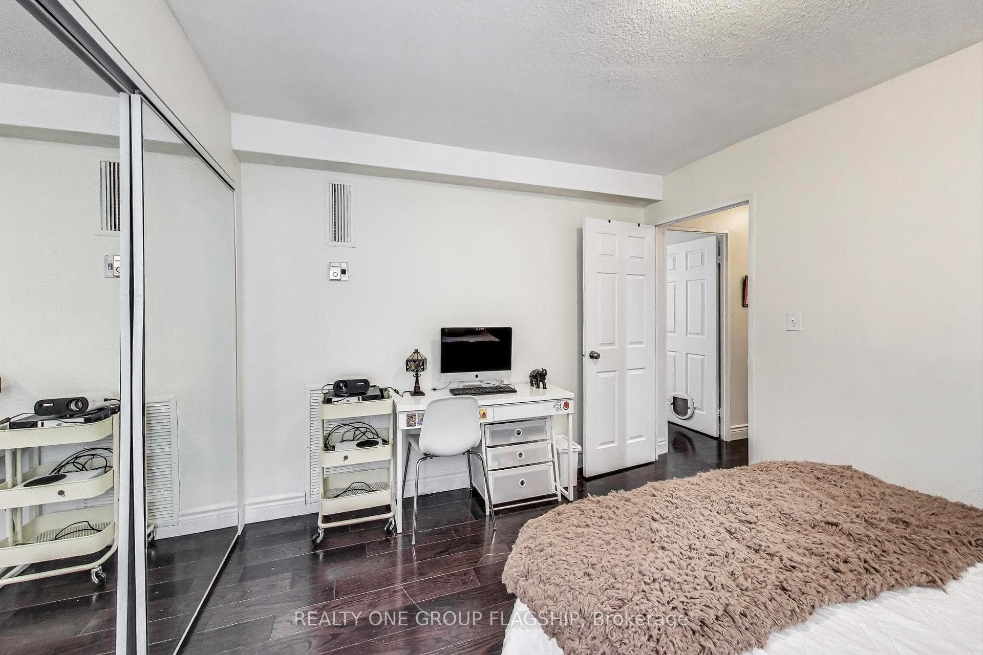 10 Edgecliff Golfway Unit 1009 photo 22