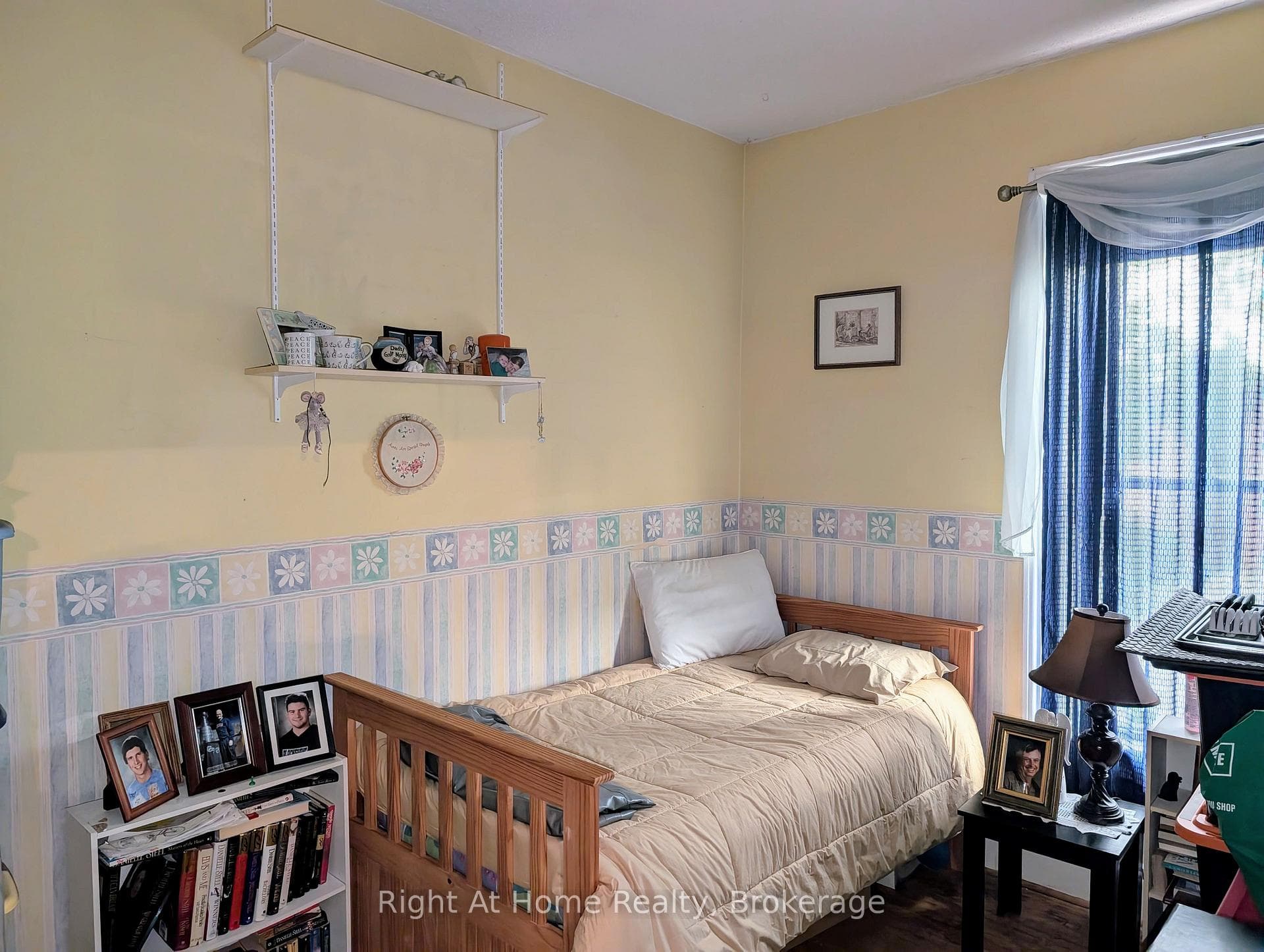 142 Douro St Street photo 15