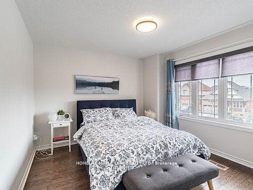 47 Hawke Crescent photo 33