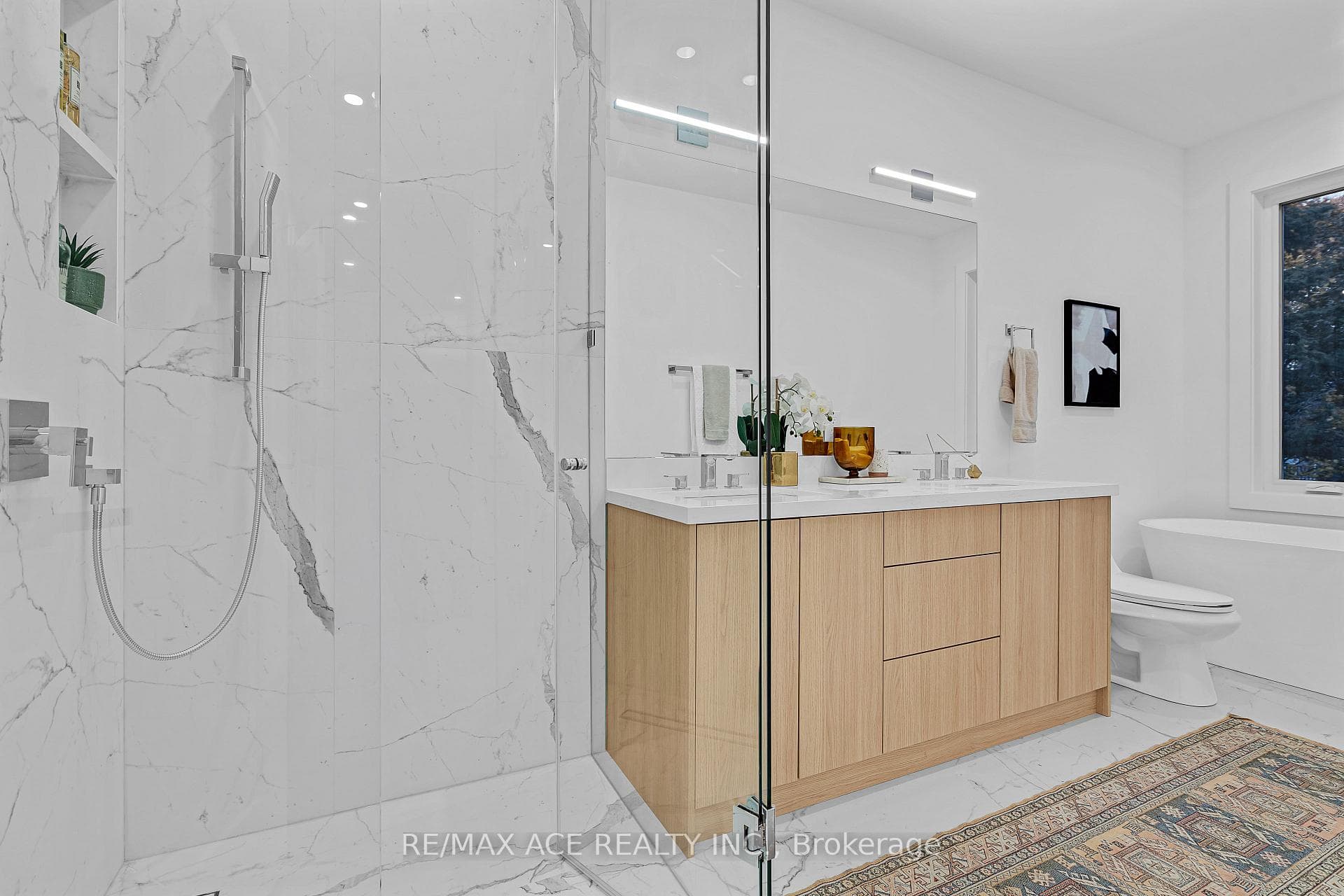 175 Harewood Avenue photo 24