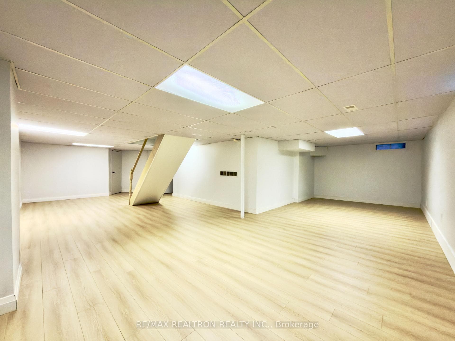 143 Spring Gate Boulevard photo 41