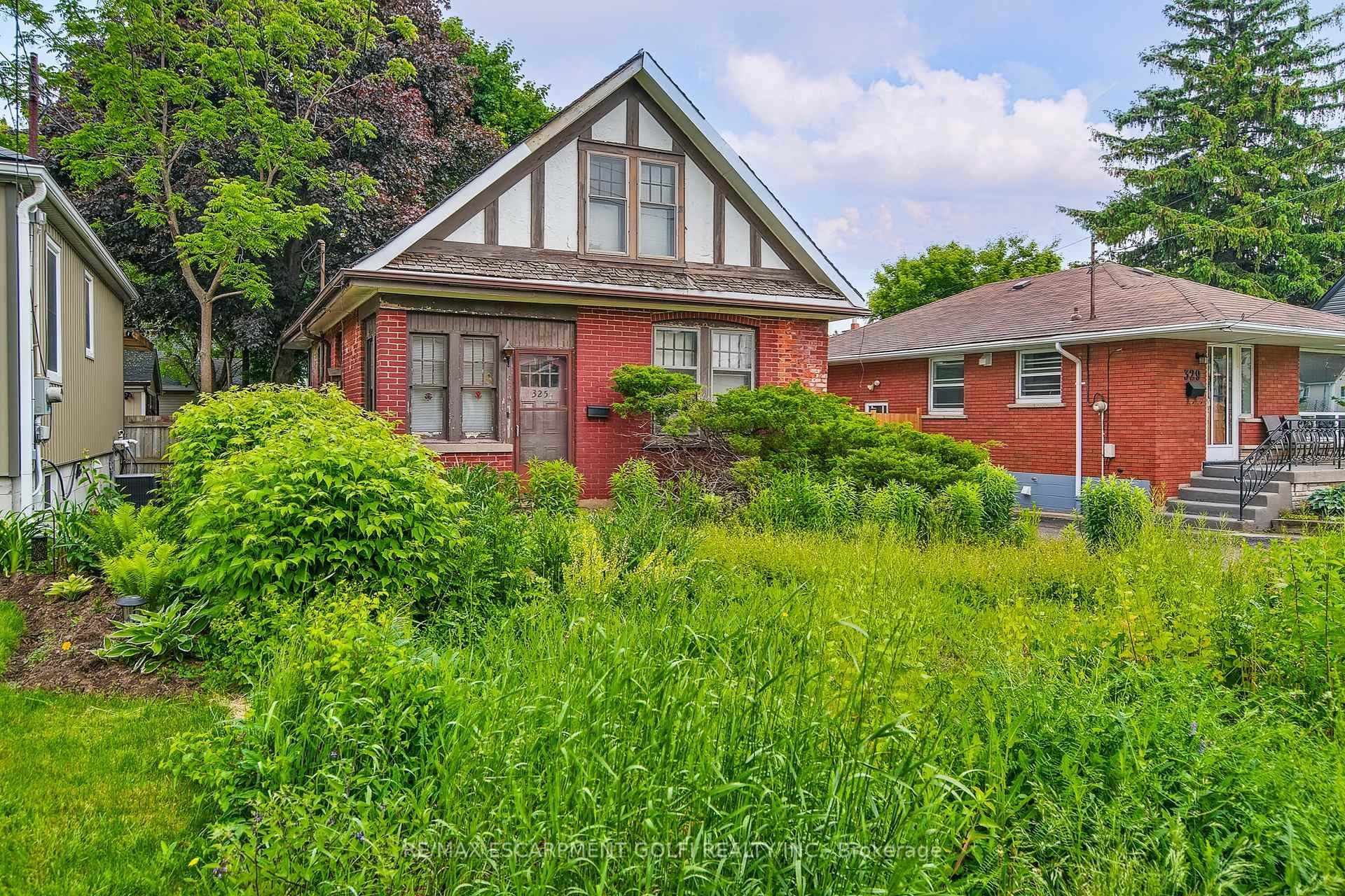 325 Queensdale Avenue photo 3