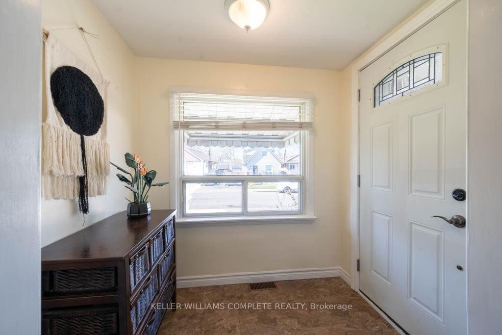 780 Knox Avenue photo 3