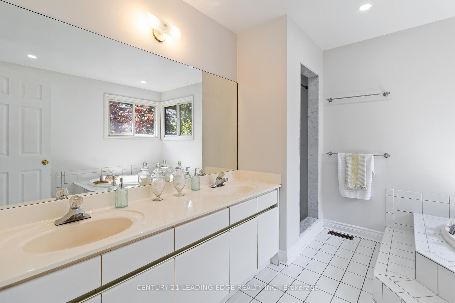 5201 CHAMPLAIN Trail photo 28