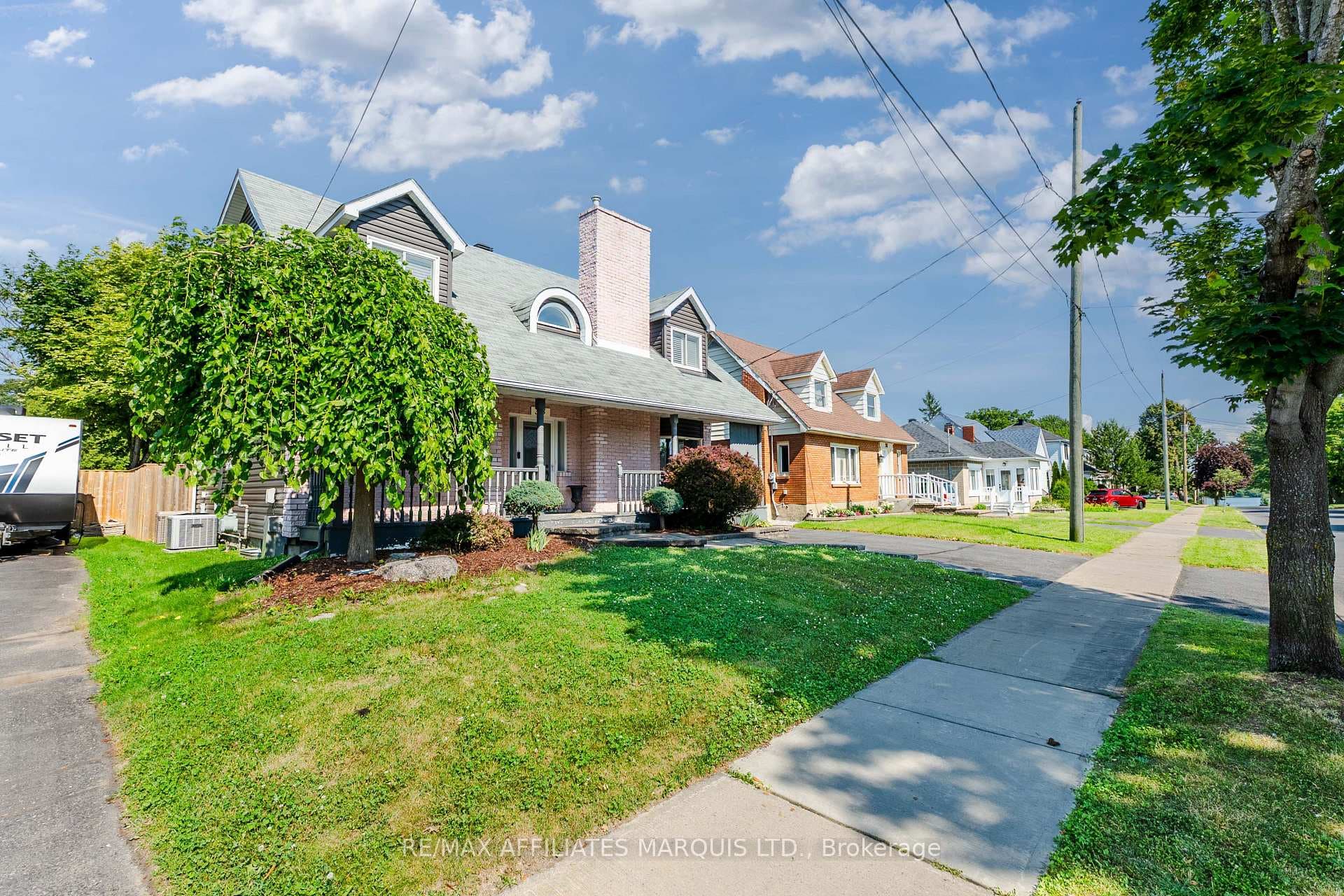 38 Bryden Avenue photo 3