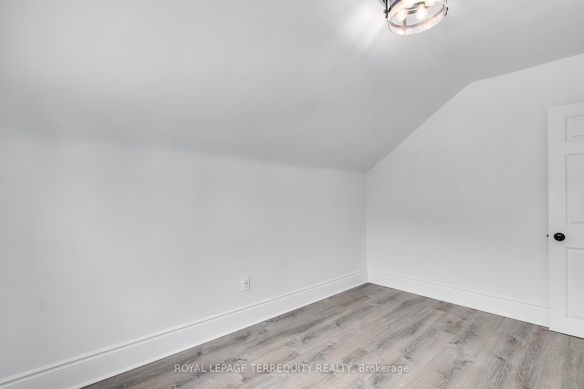 32 Beechwood Avenue photo 21