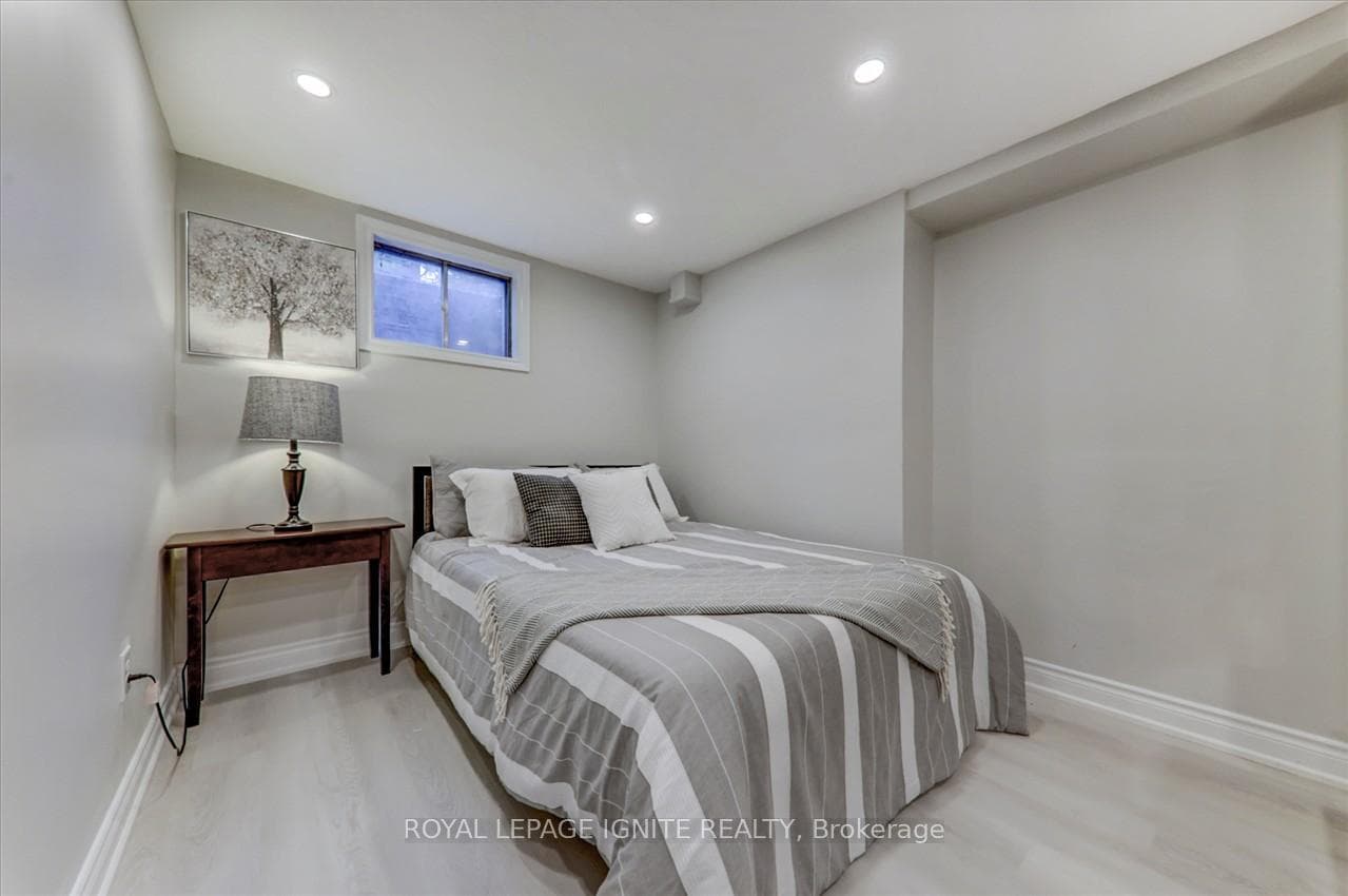 46 Golders Green Avenue photo 23