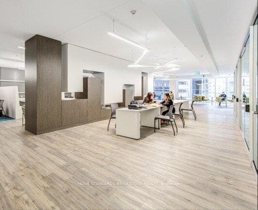 181 Dundas Street Unit 1211 photo 10