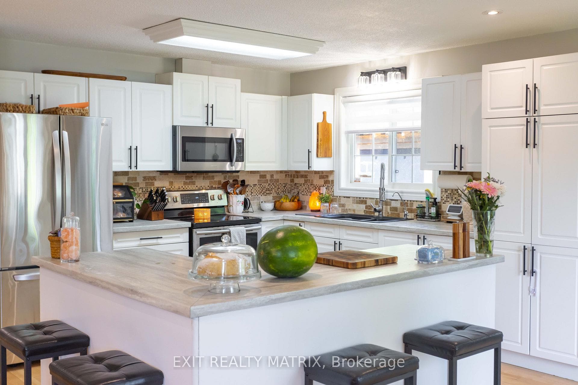 8399 Rowan Drive photo 8