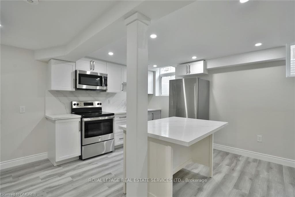 277 Mississaga Street Unit Lower photo 9