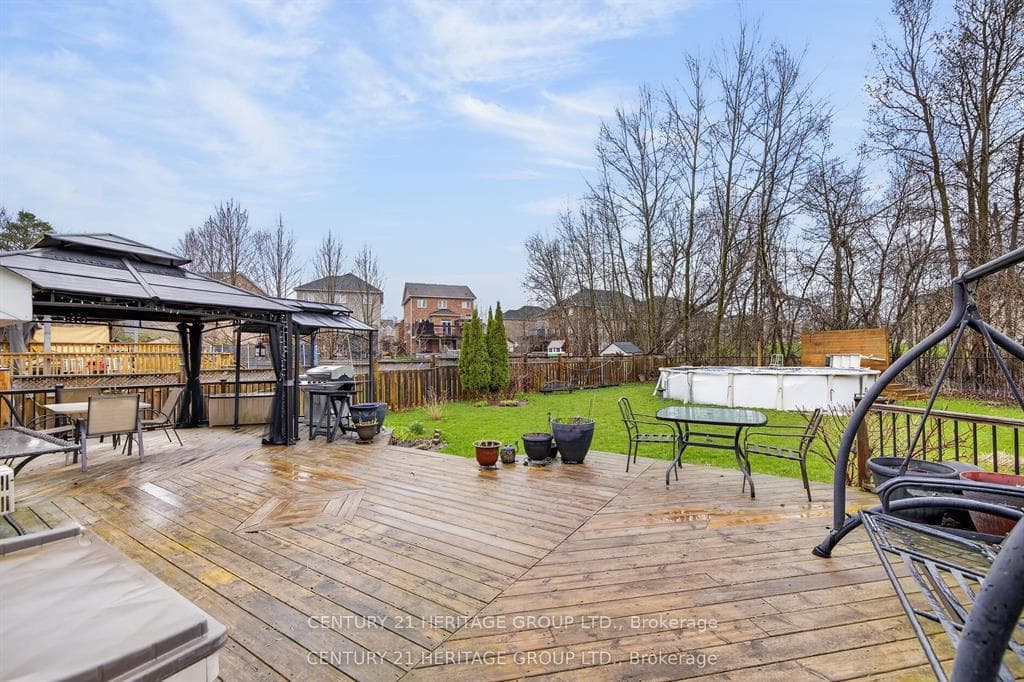 136 Riveredge Drive photo 32