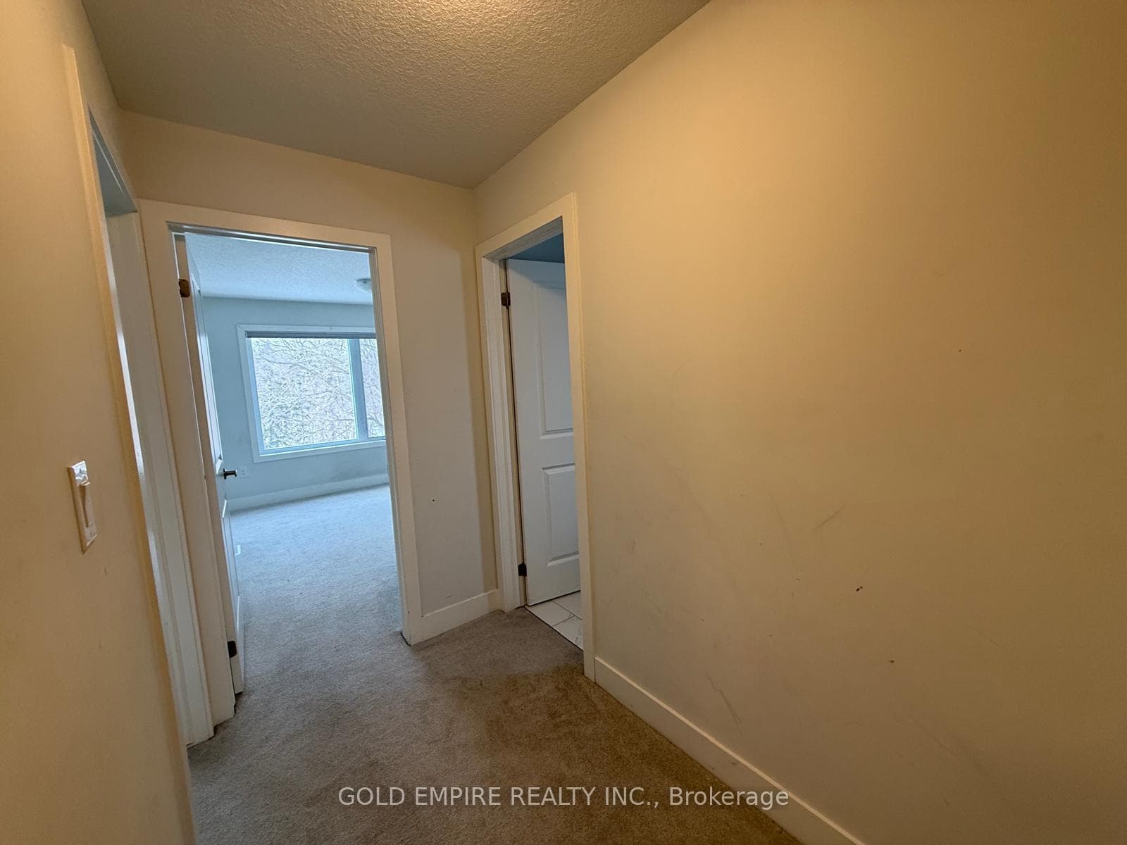 990 Deveron Crescent Unit 3 photo 18