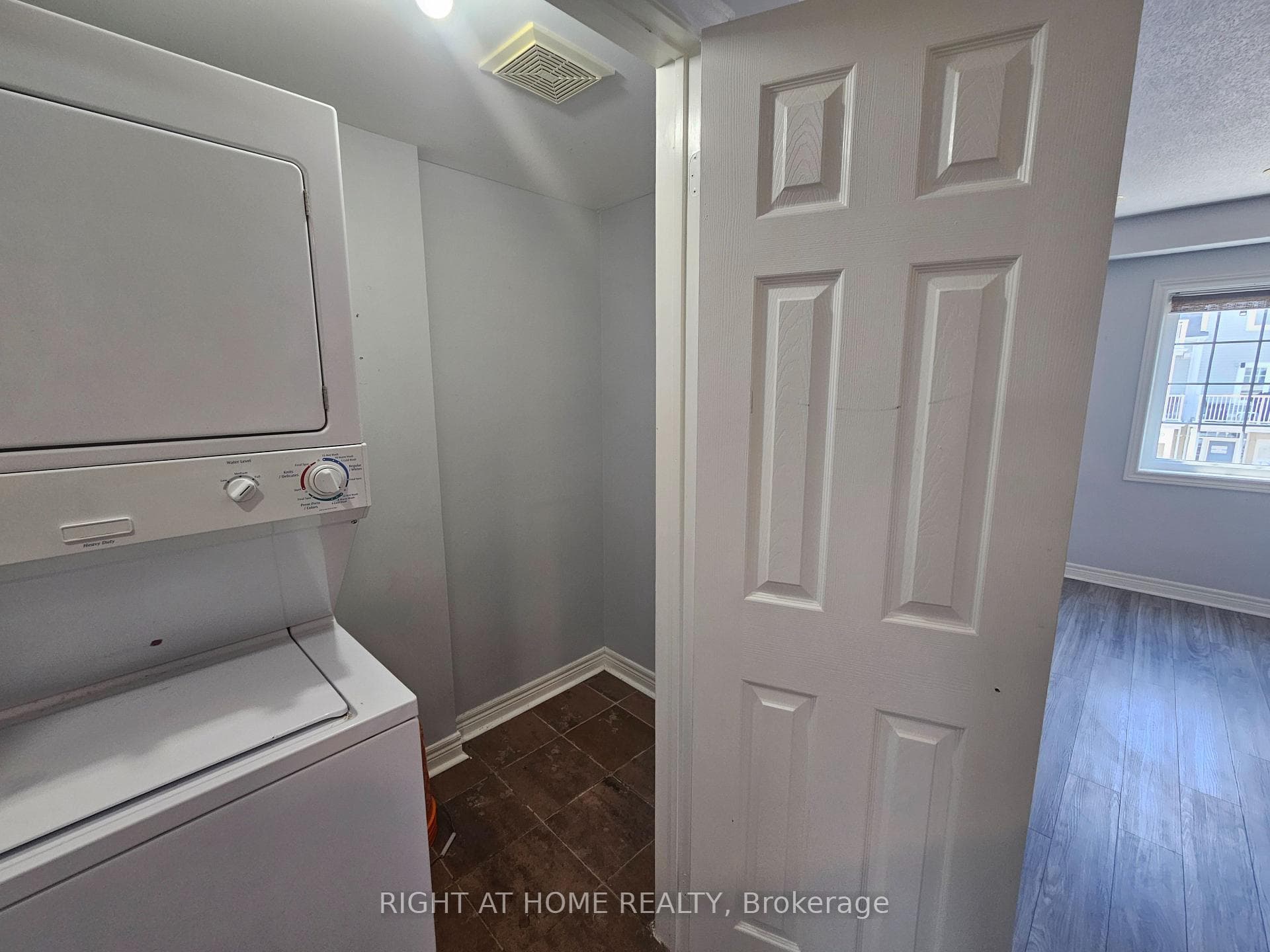 611 Liverpool Road photo 15
