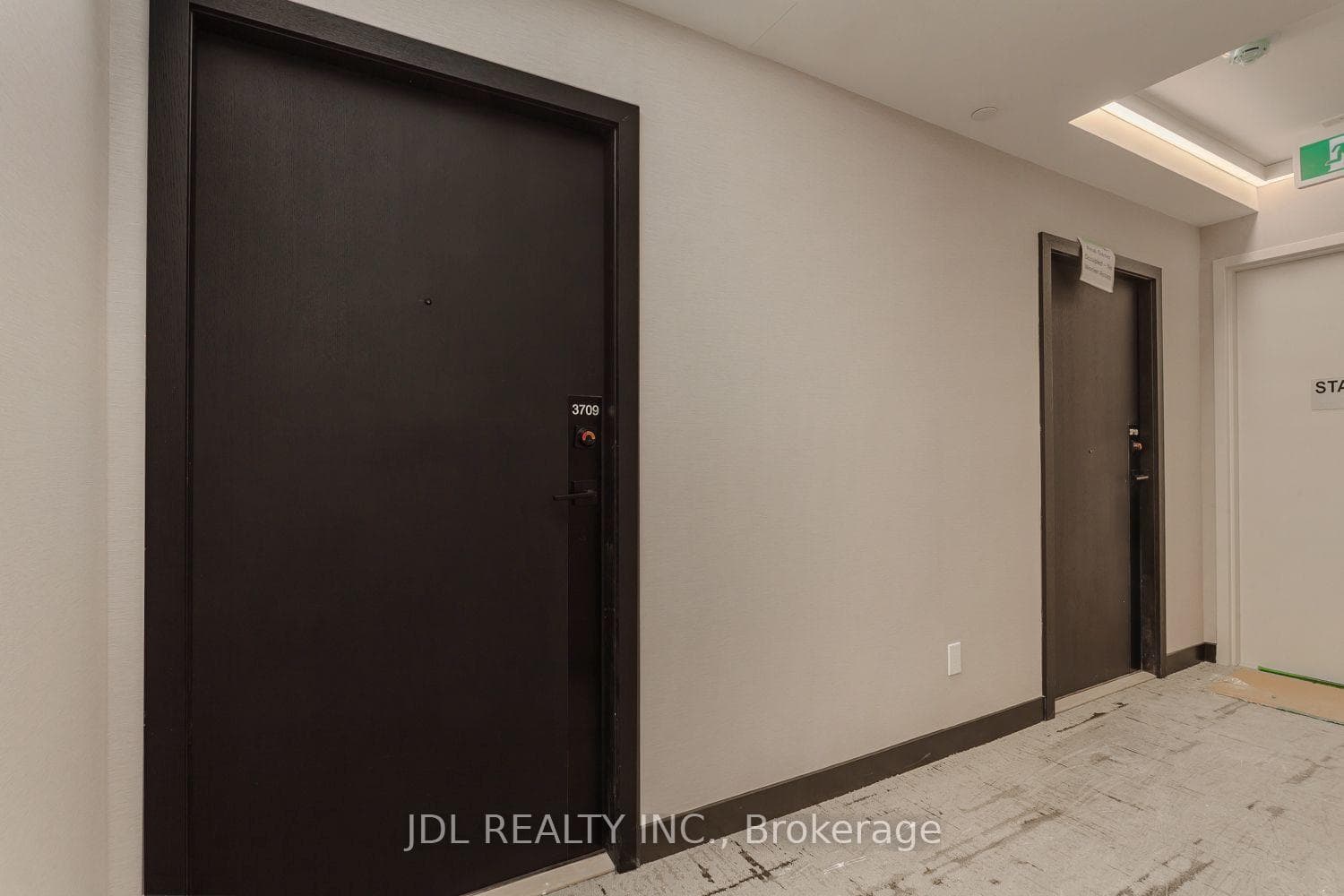 609 Sherbourne Street Unit 3709 photo 6