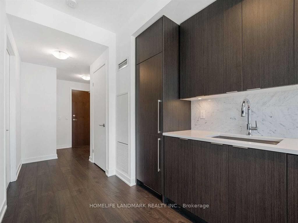 38 Iannuzzi Street Unit 1603 photo 11