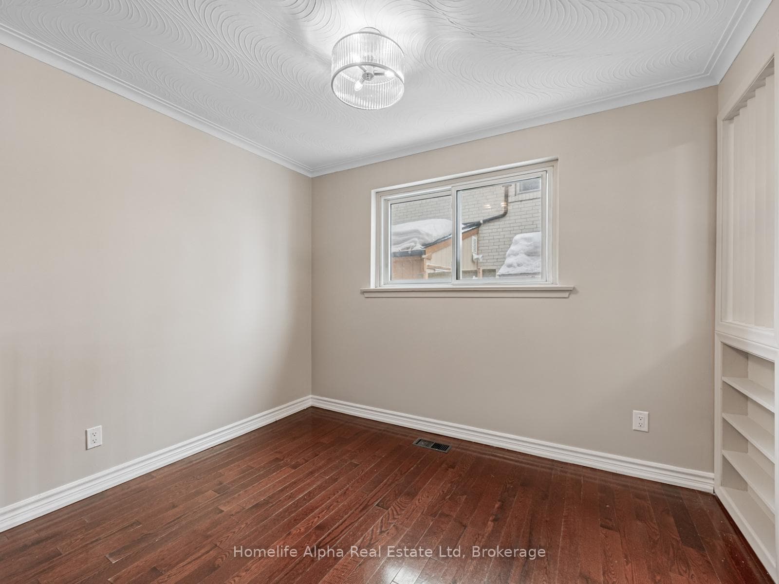30 Six Nations Avenue photo 9