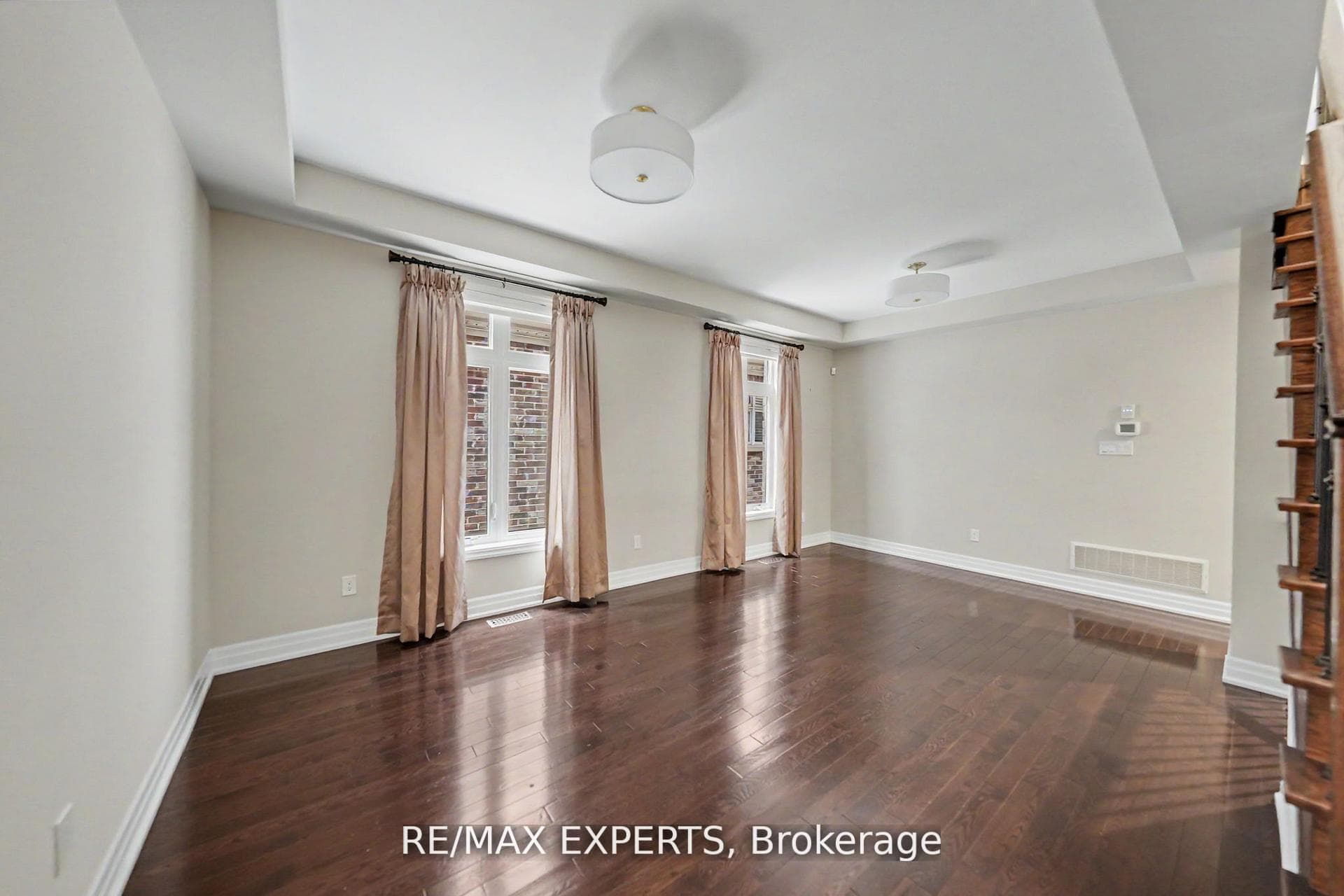 4 Sim Hill Crescent photo 14