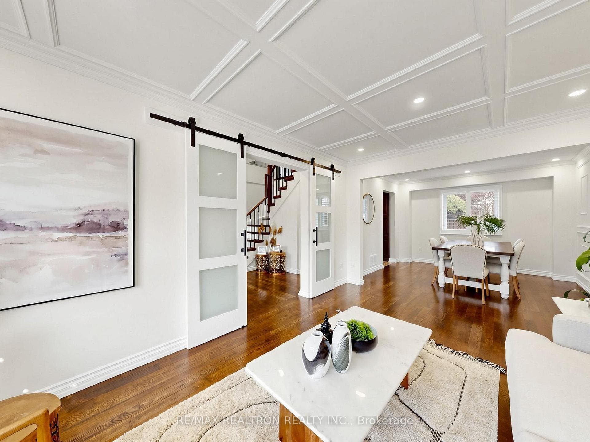 93 Stiver Drive photo 2